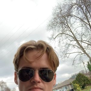 Meet your Posher, Lewis